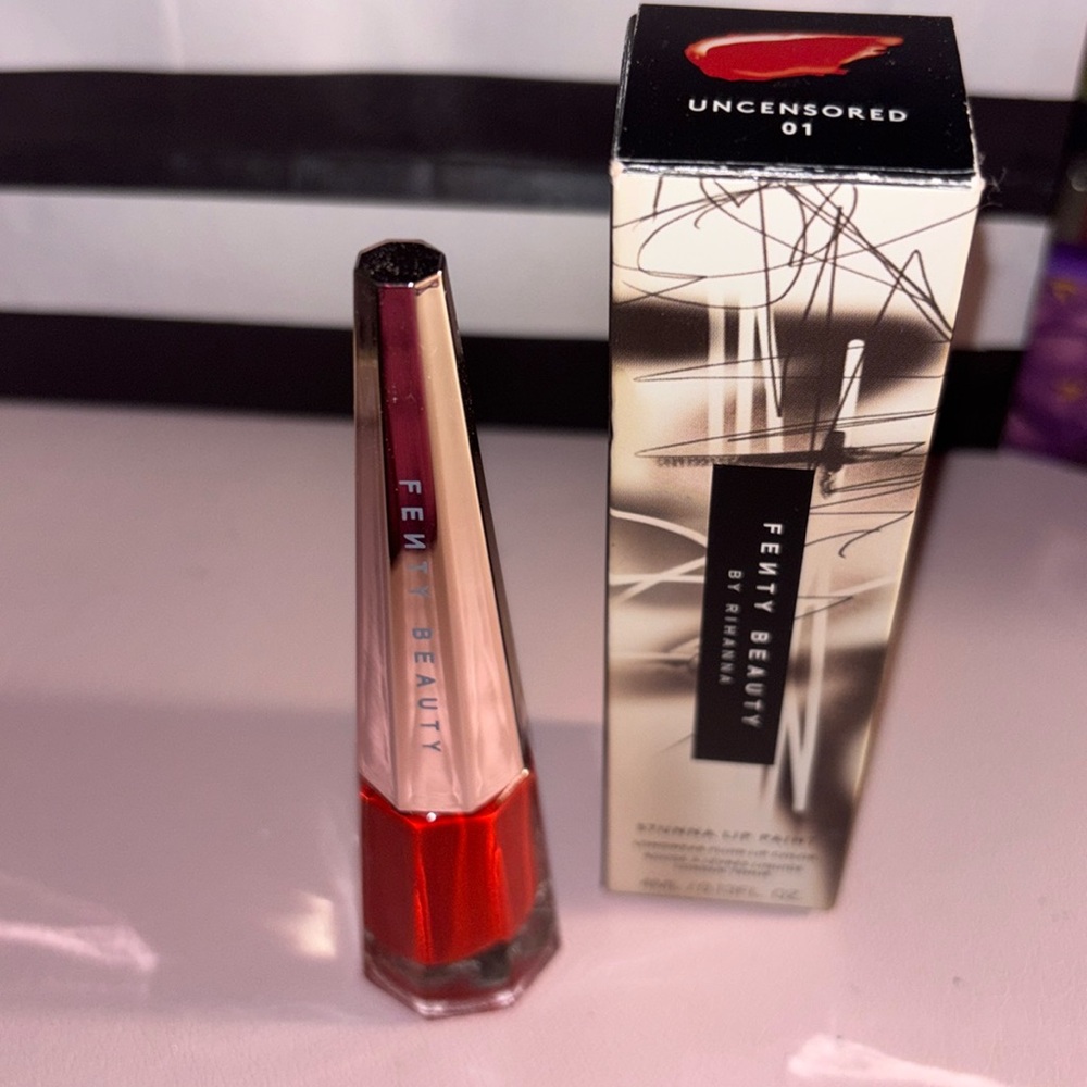 Fenty Beauty Stunna lip paint -Uncensored